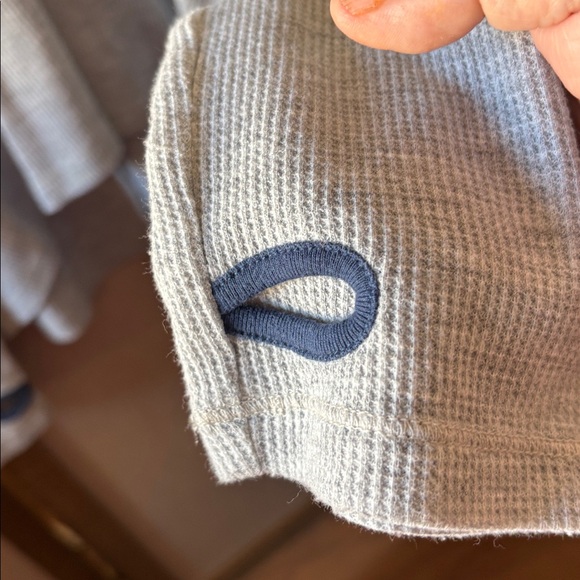 Steve Madden Casual Gray Women's hooded sleep Top m/l - Picture 2 of 4